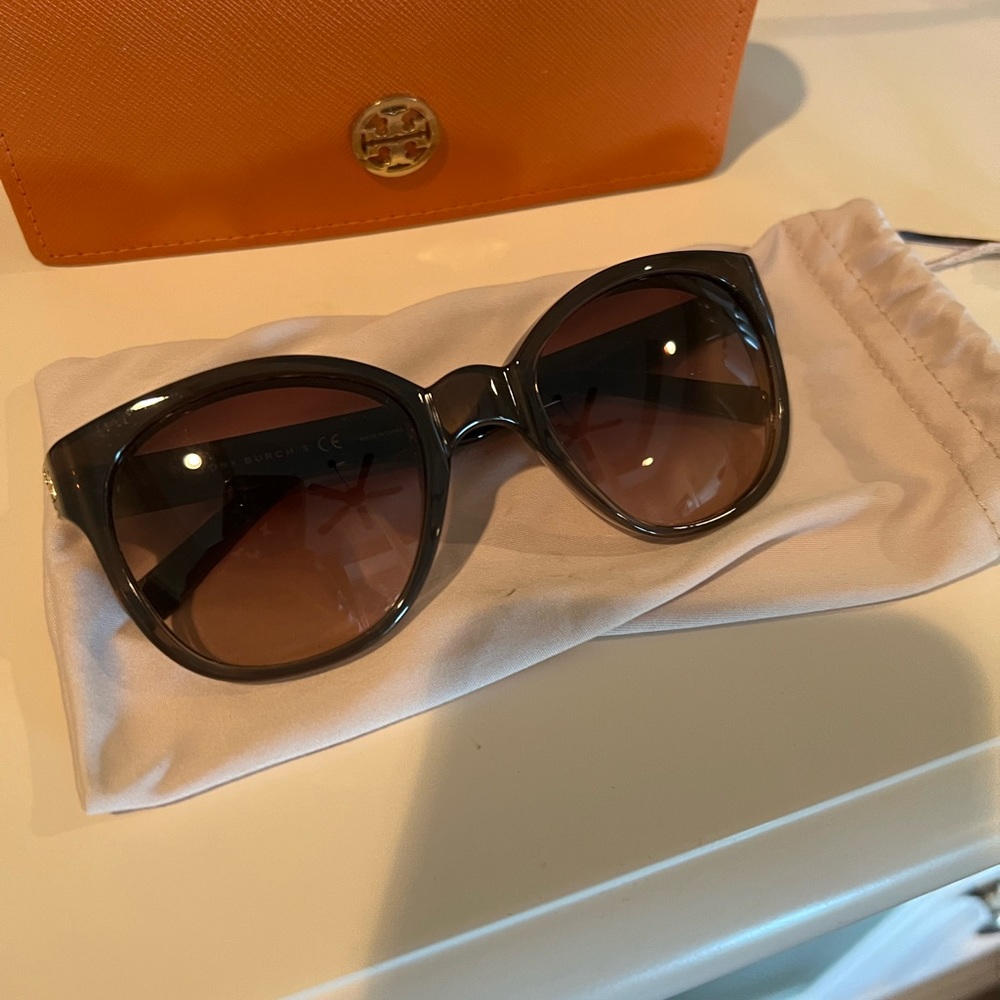 Tory Burch Fashion Sunglasses